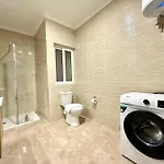 Apartment New Apartment! Walking Distance To The Three Cities By Sf Homes