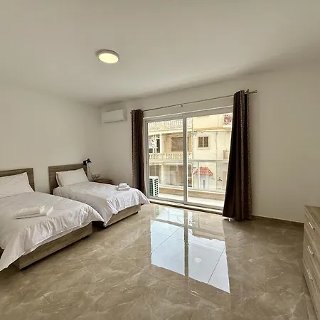 New Apartment! Walking Distance To The Three Cities By Sf Homes Paola