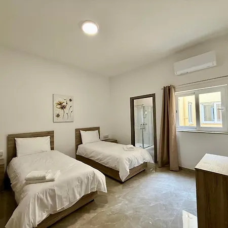 New Apartment! Walking Distance To The Three Cities By Sf Homes